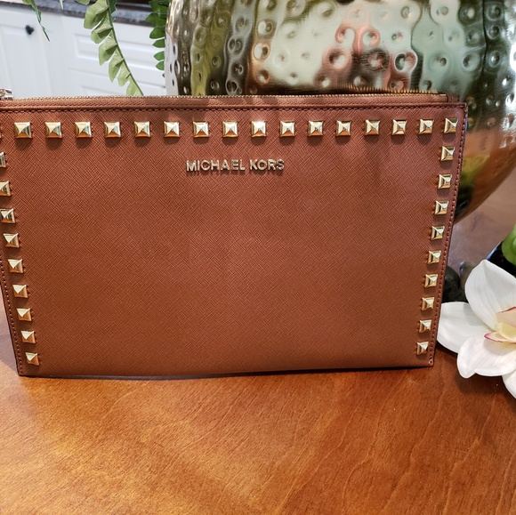 Michael Kors Handbags - Michael Kors XL Clutch
